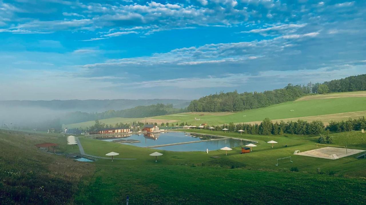 Heipark Tosovice Hotel Екстериор снимка