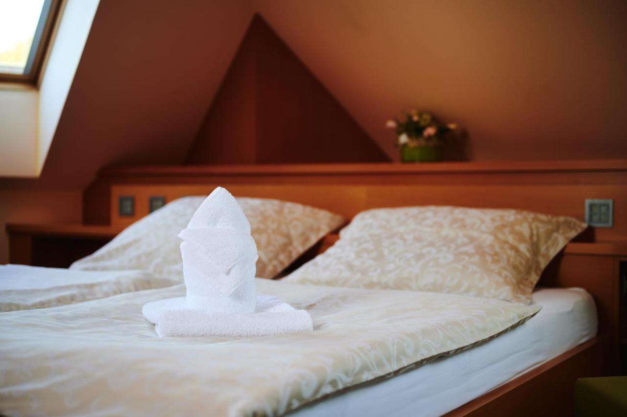 Heipark Tosovice Hotel Екстериор снимка