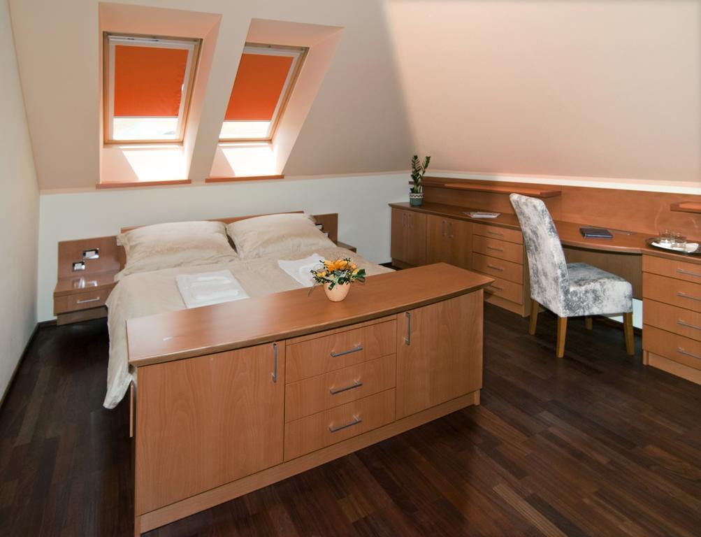 Heipark Tosovice Hotel Стая снимка