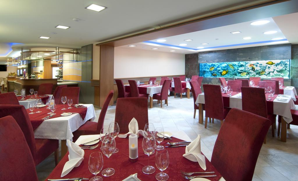 Heipark Tosovice Hotel Екстериор снимка